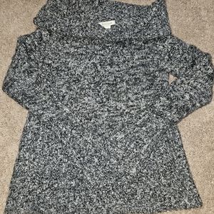 Sweater with knot detail on neckline